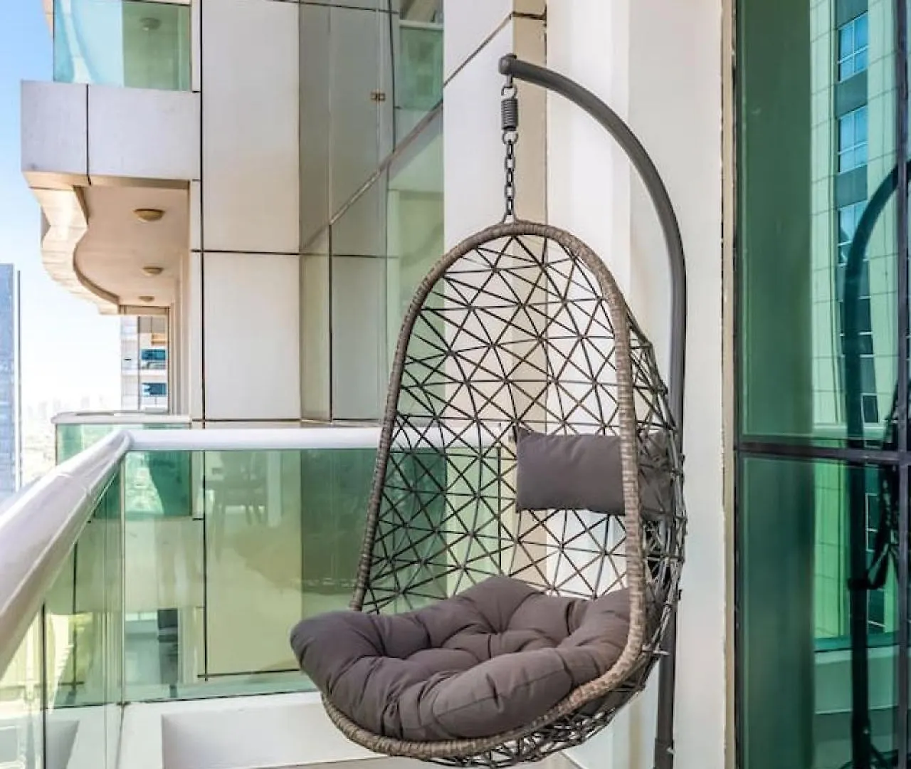 Minimalistic 2Br In Dubai Marina Apartment